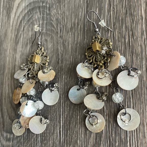 Adorable Dangling Chandelier Earrings - Picture 4 of 7